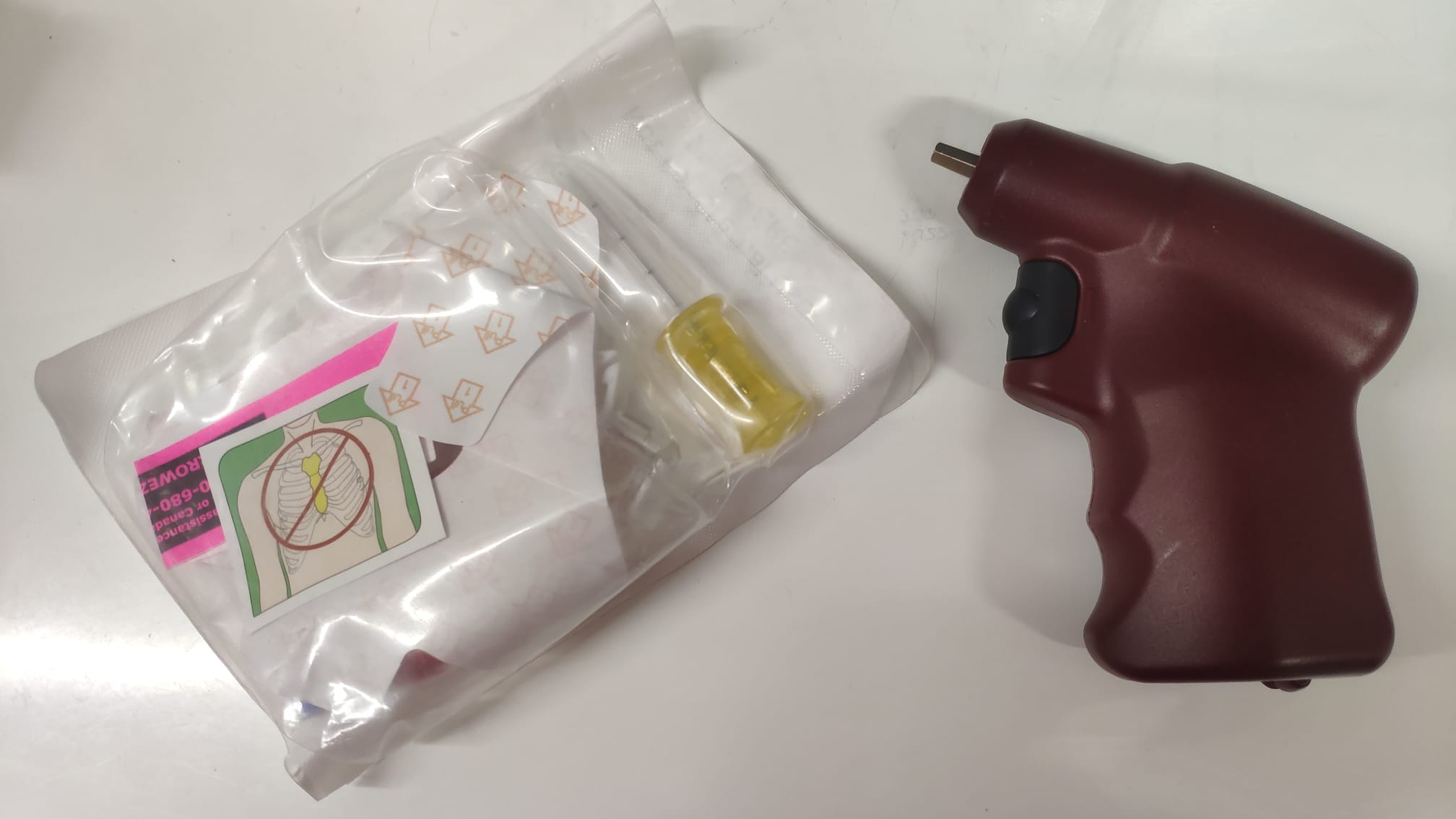 Luuydinpora ja teräsetti.